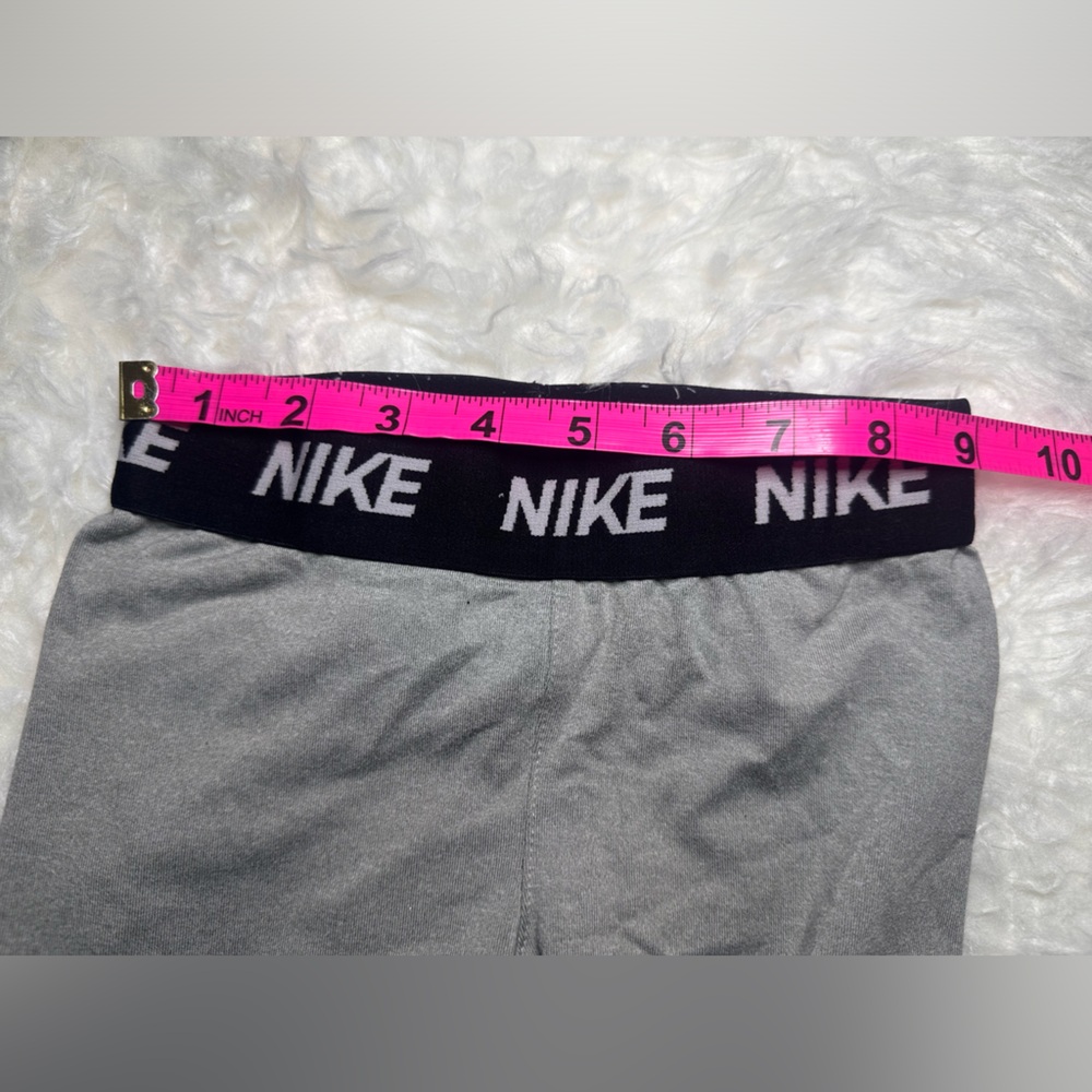 ✅Bundle & save on shipping! 
Nike Kids -Black and Gray Leggings